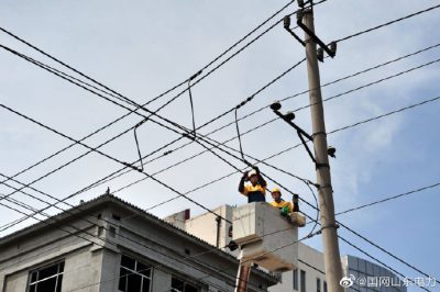帶電消除10千伏云門山線存在線夾發熱隱患