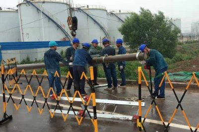 高青縣供電公司：組立電桿5基-架設(shè)導(dǎo)線(xiàn)210米-安裝分段開(kāi)關(guān)1臺(tái)