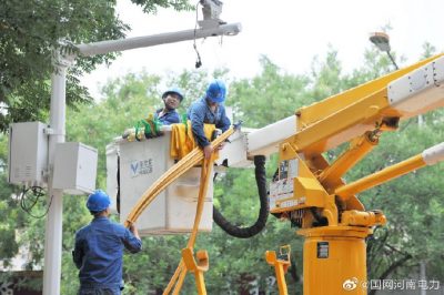 帶電作業10千伏文昌線20—21號桿之間新增一臺區