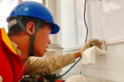 吳江區供電公司來到松陵鎮八坼敬老院開展安全用電檢查