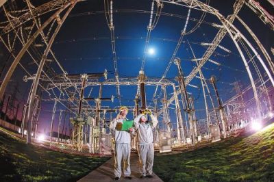 川渝電網將建特高壓輸電線路 重慶城市大數據資源中心今年建成