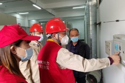 蘇州市吳江區供電公司排查學校的配電設備