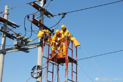 對10千伏南弘線進行帶電更換電壓互感器作業