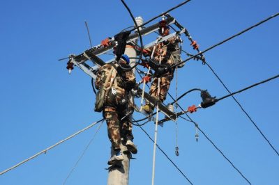 10千伏堯方頭561線路升級電網、立桿架線
